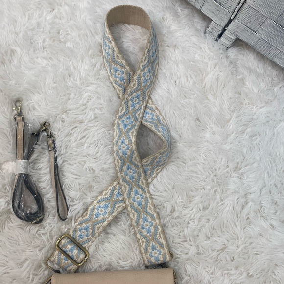 NWOT! Susan Joy Vegan Leather Kate Crossbody Wristlet Clutch with Extra Strap! - Picture 6 of 11